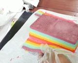 Foto langkah ke 6 dari resep Rainbow cake roll mini.