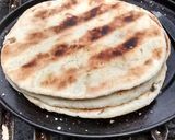 Foto del paso 6 de la receta: Tortilla asada con chicharrones