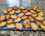 Foto del paso 10 de la receta: Pizza dulce con masa de galletas cubierta de chocolate y decorar a tu gusto