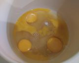 Foto langkah ke 2 dari resep Bolu Lembut 4 Telur tanpa pengembang.