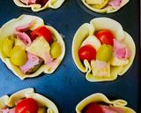 Foto del paso 3 de la receta: CANASTITAS DE JAMÓN COCIDO Y QUESO CON TOMATE Y ACEITUNAS 🍖🧀🍅🫒