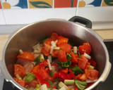 Foto del paso 4 de la receta: Pollo en salsa de verduras
