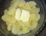 Foto del paso 1 de la receta: Bomba de papas al horno con verdeos y mozzarella