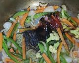 A picture of step 4 of Chinese noodles paratha.