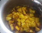A picture of step 2 of Aalu ka chat pata saalan.