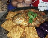 Foto langkah ke 6 dari resep Ikan Nila Goreng Bumbu Simpel Sambal Tomat.