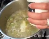 A picture of step 4 of Spinach Soup.