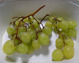 Foto del paso 2 de la receta: Licuado de zanahoria y uvas blancas