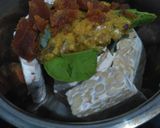 Foto langkah ke 4 dari resep Bacem Tempe(kuning).