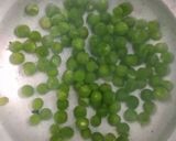 A picture of step 1 of Karaari gajar matar sabzi.