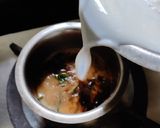 A picture of step 1 of Lemon grass and mint tea.