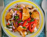A picture of step 3 of Yum gai tod (chicken fry salad) thai food.