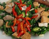 Foto langkah ke 4 dari resep Tumis Tahu Bakso.