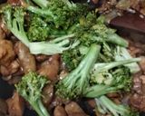 Foto langkah ke 3 dari resep Ayam brokoli saus teriyaki.