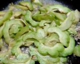 Hình bước làm 2 của món Khổ qua xào trứng