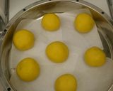 Foto langkah ke 3 dari resep Pumpkin steamed buns(南瓜饅頭).