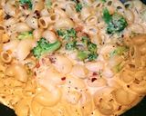 A picture of step 8 of White Sauce Pasta.