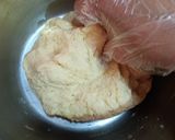 Foto langkah ke 2 dari resep Donat Tape Singkong Merah Putih.