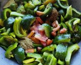 A picture of step 3 of Aloo capsicum ki sabji.