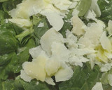 Foto del paso 5 de la receta: Ensalada de espicanas con parmesano