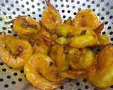 Gambar langkah 4 resipi Udang Goreng Kunyit.