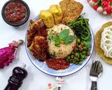 Foto langkah ke 8 dari resep Nasi Tutug Oncom Komplit (NTO) Khas Sunda.
