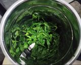A picture of step 2 of Palak Paneer.