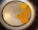 Foto del passaggio 3 della ricetta Cheesecake alla salsa di fragole mirtilli e cioccolato fondente