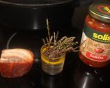 Foto del paso 5 de la receta Migas de supermercado, enriquecida con tocino curado, espárragos y tomate