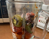 Foto del paso 1 de la receta: Salsa asada (chile serrano, jitomates y tomates)