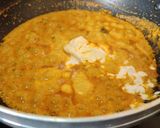 A picture of step 21 of Methi Matar Malai.