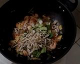 Foto langkah ke 6 dari resep Resep Mie Goreng Seafood Makanan Enak Mengenyangkan Dan Yang Pasti Semua Suka.