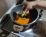 Foto langkah ke 7 dari resep Daun Singkong Kuah Santan.