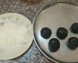A picture of step 3 of Oreo nutella truffle.