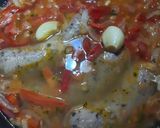 Foto del paso 3 de la receta: Chorizos en salsa que huelen a hogar
