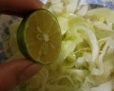 Hình bước làm 4 của món Salad bắp cải cá hộp cho ngày giảm cân
