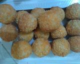 Foto langkah ke 6 dari resep Bola - bola tempe keju isi telur maknyussss.