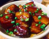 รูปขั้นตอนการทำที่ 5 ของ หมูสามชั้นอบน้ำแดงสูตรเบียร์บ้านหมี 熊家啤酒红烧肉 และเกร็ดน่ารู้