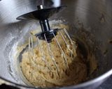 Une image de l'étape 2 de Palet Breton coco vanille à l'ananas et meringué.