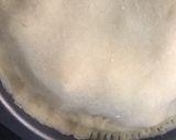 A picture of step 4 of Strawberry and Pineapple Pie.