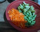 Foto langkah ke 1 dari resep Tumis buncis wortel brokoli+ telur orak arik.
