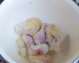 Foto del paso 1 de la receta: Pollo guisado con zanahorias, patatas al macis y azafrán