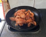Foto langkah ke 4 dari resep Chicken Stroganof with Coconut Milk /santan.