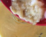 Foto langkah ke 3 dari resep Banana Chiffon Cake.
