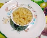 A picture of step 3 of Basil pesto and tasty yummy delicious basil pesto pasta.