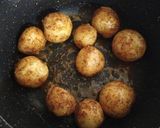A picture of step 3 of Dhaniya(Coriander) Aloo.