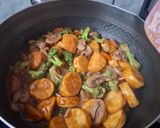 Foto langkah ke 8 dari resep Tofu Cah Brokoli Jamur.