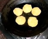 A picture of step 2 of Aloo tikki chat.