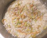 Foto del passaggio 7 della ricetta Risotto ai fiori di zucca