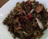 Foto langkah ke 2 dari resep 75. Pare Goreng Tumis Teri.
